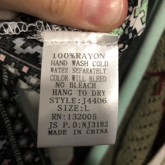 Fun Aztec Print Kimono with Fringe F452 - Picture 7 of 7